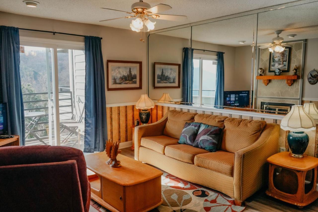 Smoky Mountains Studio With Balcony Gatlinburg Exteriör bild