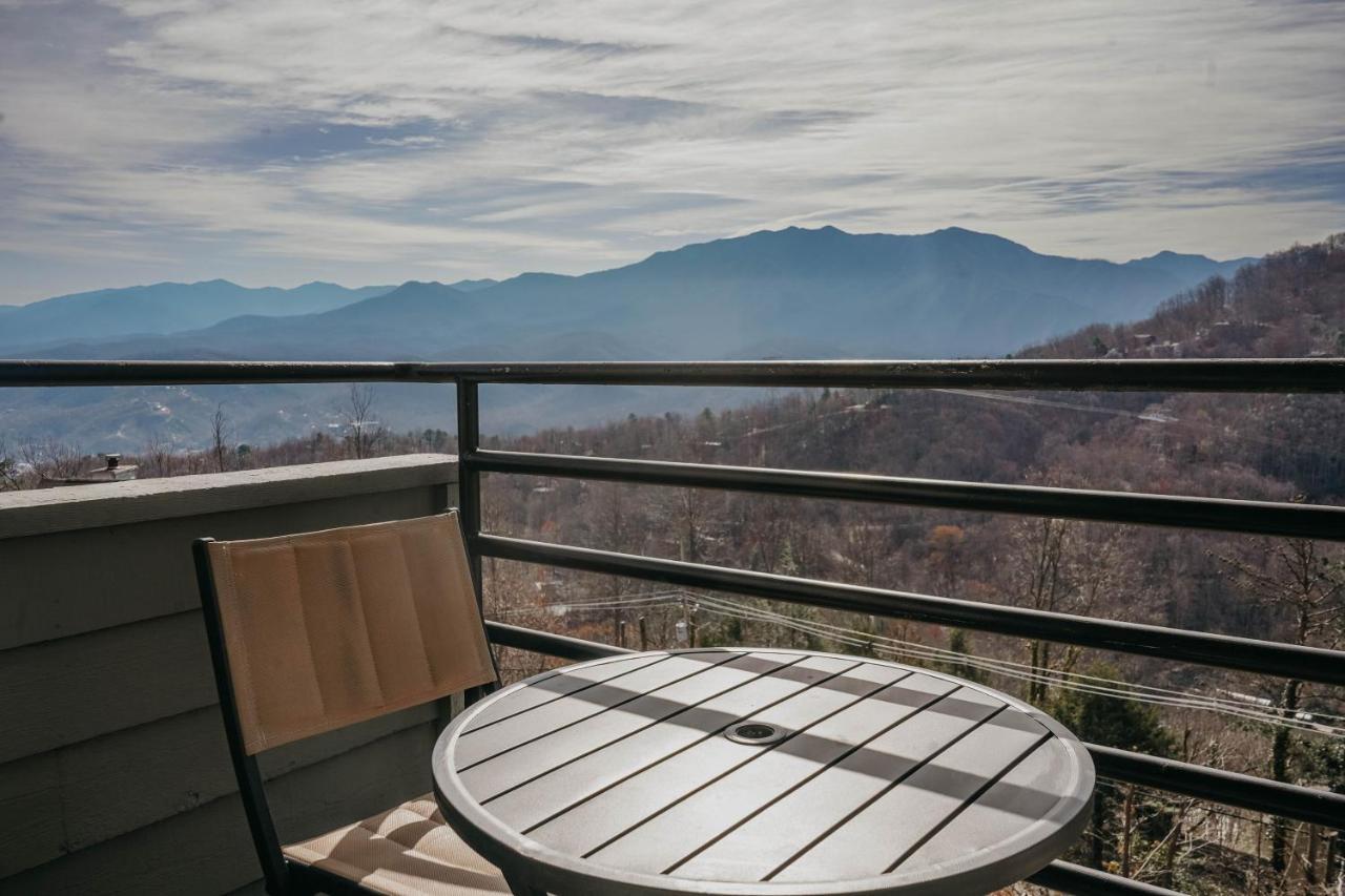 Smoky Mountains Studio With Balcony Gatlinburg Exteriör bild